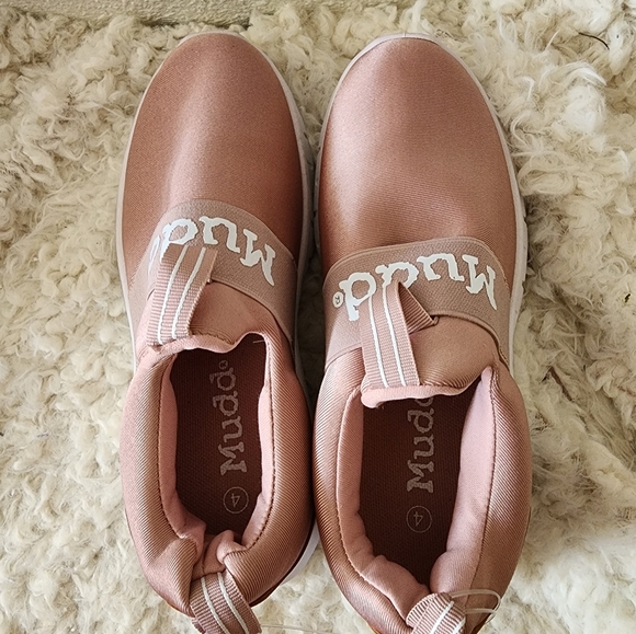 Shoes - Picture 2 of 5